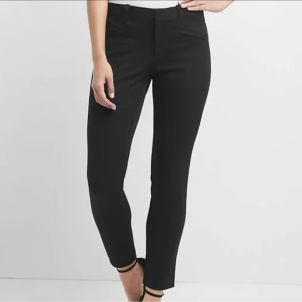 Women’s black curvy signature skinny ankle pant. 10 petite. Worn a few times.